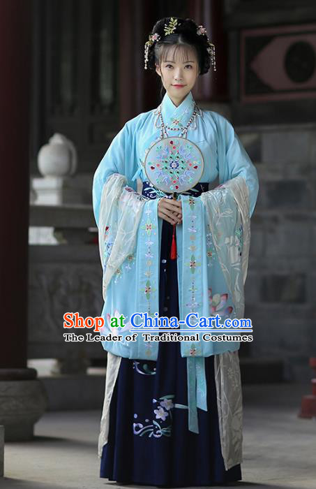 Ancient Chinese Fairy Princess Embroidered Costume Jin Dynasty Beauty Hanfu Dress and Hair Jewelry for Rich Women