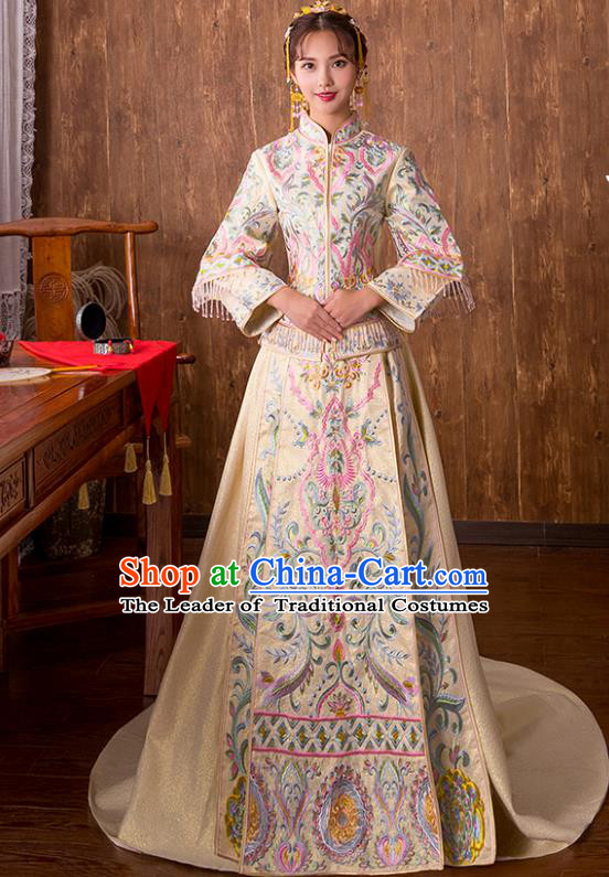 Chinese Traditional Bridal Xiuhe Suit Embroidered White Trailing Wedding Dress Ancient Bride Cheongsam for Women