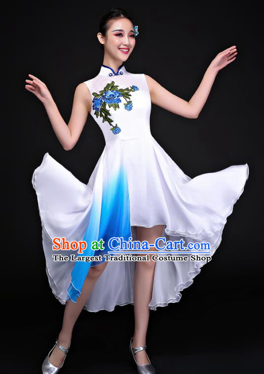 Chinese Traditional Umbrella Dance White Dress Classical Dance Chorus Costume for Women
