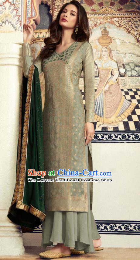 Asian Indian Punjabis Embroidered Light Green Blouse and Pants India Traditional Lehenga Choli Costumes Complete Set for Women
