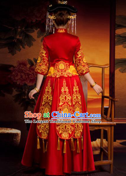 Traditional Chinese Wedding Dress Ancient Bride Embroidered Red Xiu He Costume for Women