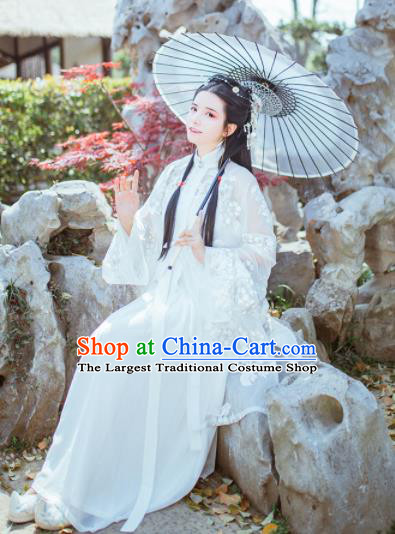 Chinese Ancient White Hanfu Dress Traditional Ming Dynasty Nobility Lady Costume for Women