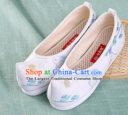 Chinese Traditional Hanfu Cloth Shoes Embroidered Rabbit White Shoes Handmade Ancient Princess Shoes for Women