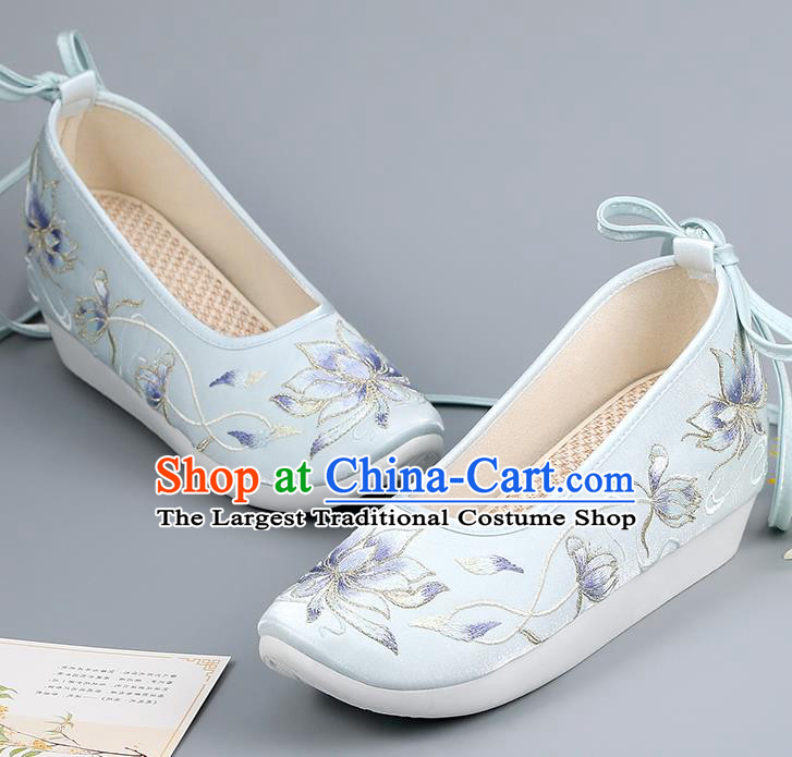 China Ancient Court Shoes Traditional Hanfu Shoes Ming Dynasty Princess Shoes Embroidered Epiphyllum Blue Shoes