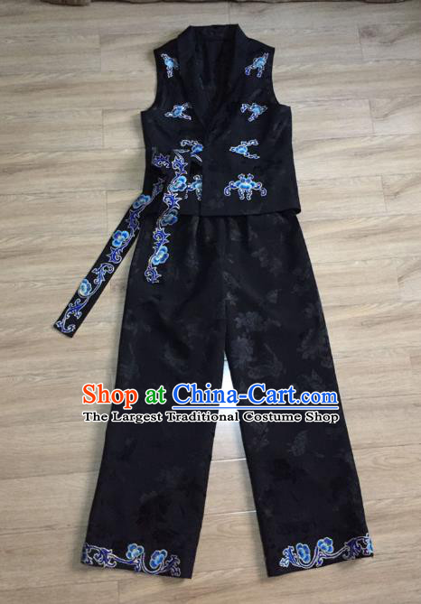 China Embroidered Black Silk Vest and Pants Women National Clothing Cheongsam Outfits