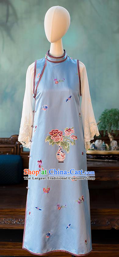 China Classical Lace Sleeve Cheongsam Traditional Qipao Costume National Women Embroidered Blue Dress