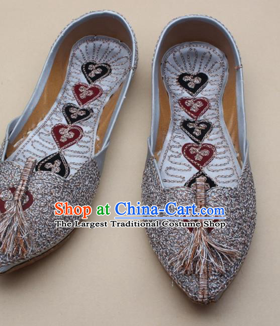 Asian Nepal National Handmade Light Grey Embroidered Shoes Indian Traditional Folk Dance Leather Shoes for Women