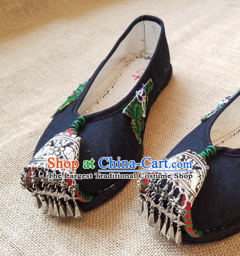 Traditional Chinese Handmade Ethnic Silver Tassel Black Shoes Yunnan National Shoes Embroidered Shoes for Women