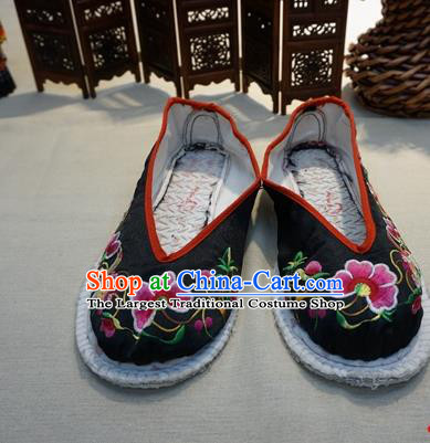 Traditional Chinese Ethnic Embroidered Goldfish Black Shoes Handmade Yunnan National Shoes Wedding Shoes for Women