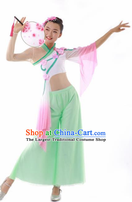 Chinese Traditional Fan Dance Light Green Outfits Folk Dance Stage Performance Costume for Women