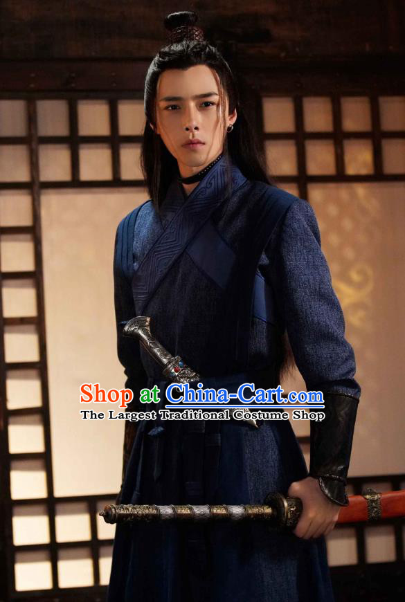 Drama Jueshi Qianjin Chinese Ancient Prince Swordsman Liu Xiuwen Costume and Headpiece Complete Set