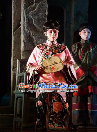 Chinese Beijing Opera Rich Female Garment Costumes and Hair Accessories Traditional Peking Opera The Golden Cangue Young Mistress Dress Apparels