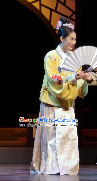 Chinese Historical Drama Peach Blossom Fan Ancient Courtesan Li Xiangjun Garment Costumes Traditional Stage Show Dress Ming Dynasty Young Beauty Apparels and Headpieces