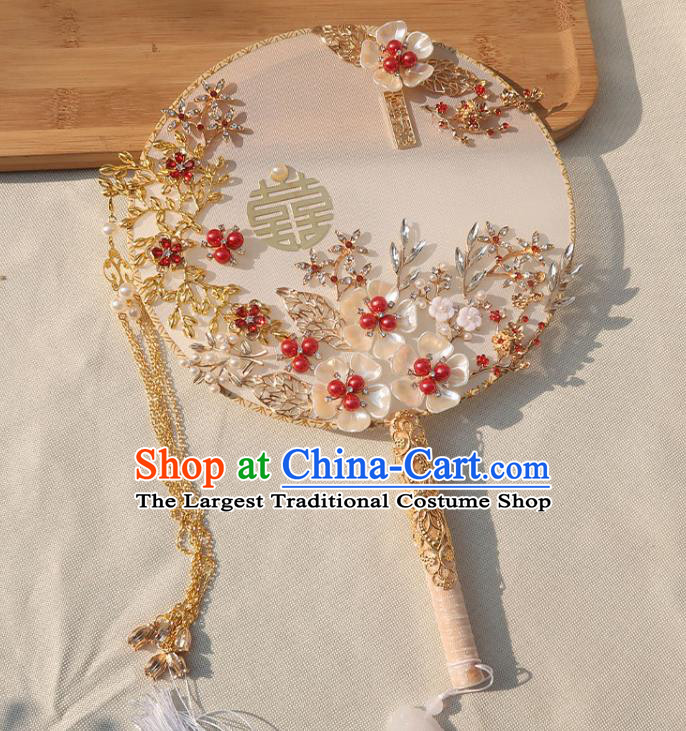 China Classical Dance Red Beads Fan Traditional Bride Tassel Fan Handmade Wedding Shell Plum Palace Fan