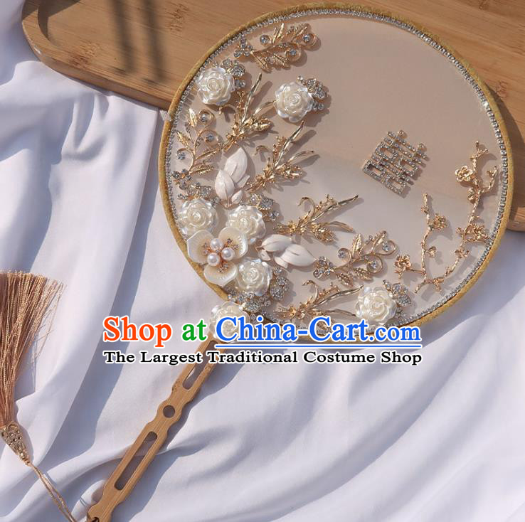China Classical Dance Shell Roses Silk Fan Handmade Bride Palace Fan Traditional Wedding Circular Fan