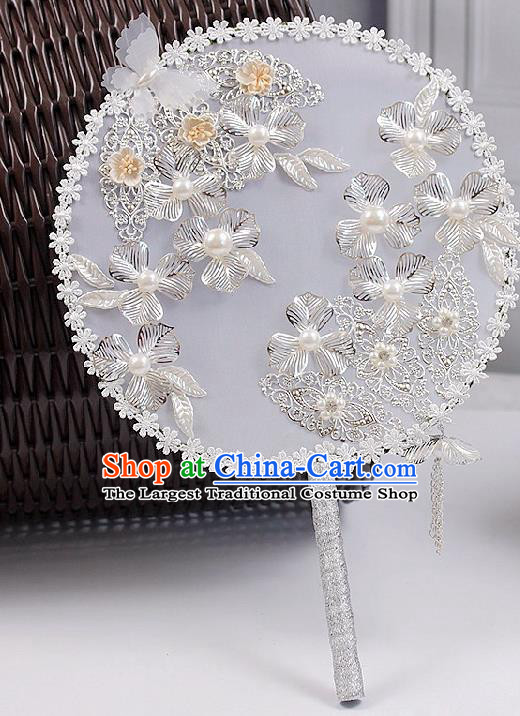 China Traditional Bride Argent Butterfly Circular Fan Wedding Silk Fan Handmade White Lace Palace Fan