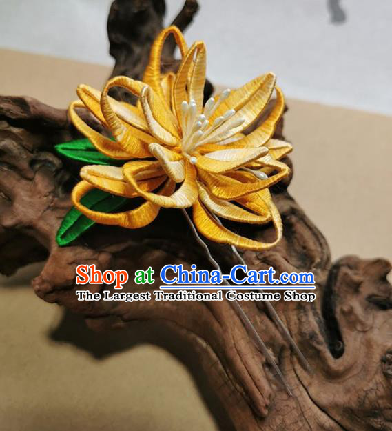 China Handmade Golden Epiphyllum Hair Stick Traditional Hanfu Silk Flower Hairpin