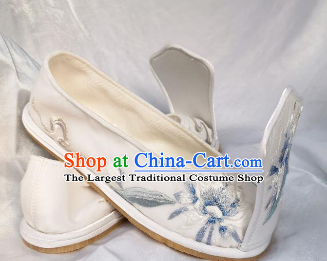 Handmade Chinese Traditional Han Dynasty Princess Shoes White Satin Shoes Embroidered Epiphyllum Shoes