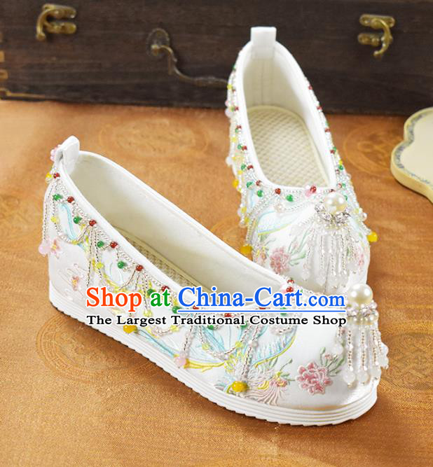 China Women Shoes National Embroidered White Cloth Shoes Traditional Hanfu Shoes Wedding Shoes