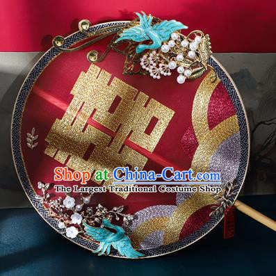 China Traditional Xiuhe Suit Red Silk Fan Embroidered Circular Fan Handmade Bride Palace Fan
