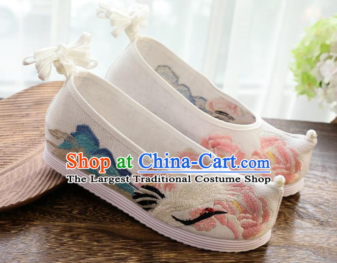China Handmade Princess Shoes National Embroidered Crane White Shoes Traditional Ming Dynasty Hanfu Shoes