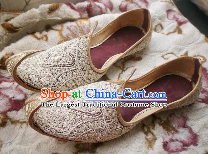 Indian Embroidered White Leather Shoes Traditional Wedding Bridegroom Shoes Asian Folk Dance Shoes