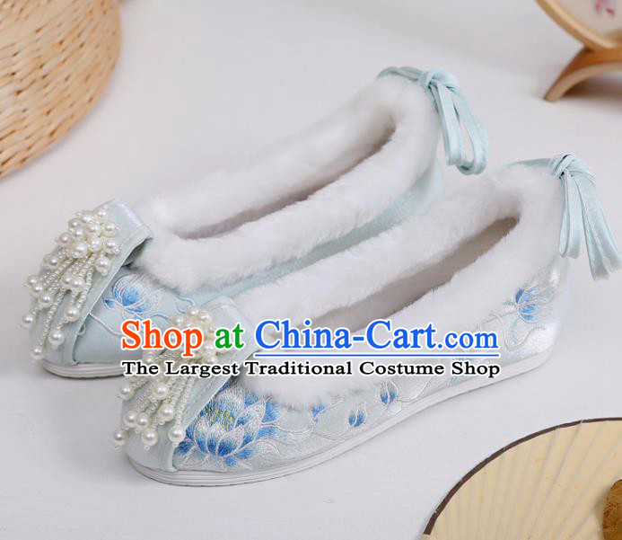 China Traditional Xiuhe Suit Light Blue Shoes Handmade Winter Pearls Tassel Shoes National Embroidered Epiphyllum Shoes
