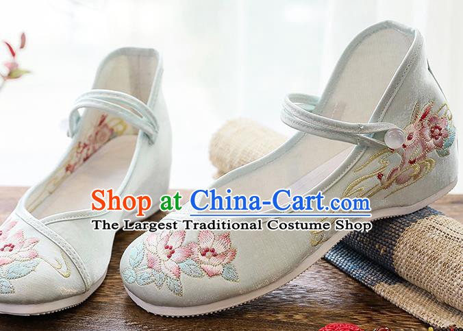 Chinese Hanfu Shoes Traditional Classical Dance Shoes Light Blue Embroidered Shoes