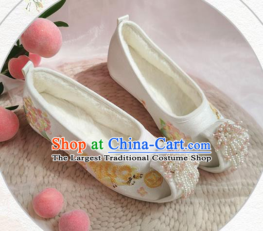 China Ancient Princess White Embroidered Shoes Traditional Hanfu Shoes Handmade Ming Dynasty Shoes