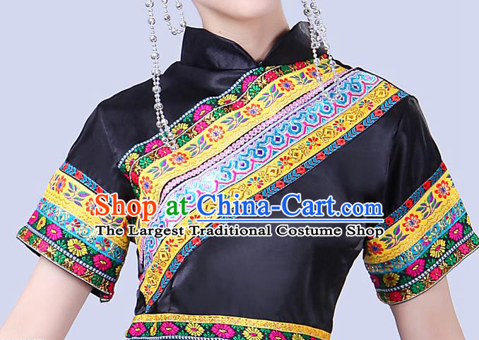 China She Nationality Folk Dance Clothing Yunnan Ethnic Performance Outfits Yao Minority Dress and Hair Accessories