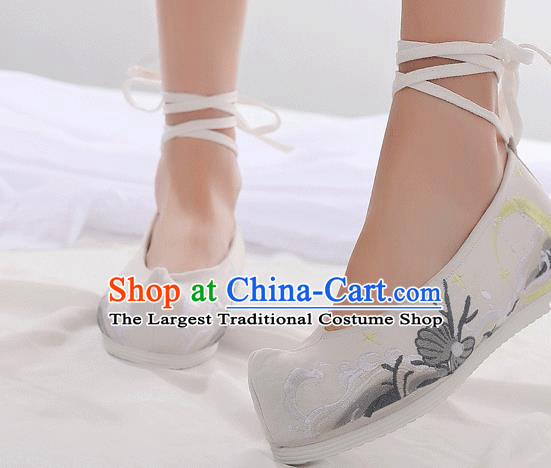China Classical Embroidered Shoes Traditional Hanfu Bow Shoes Ancient Princess White Cloth Shoes