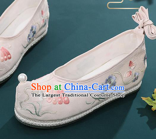 China Embroidered Butterfly Shoes Traditional Beige Cloth Hanfu Shoes Ancient Ming Dynasty Princess Shoes