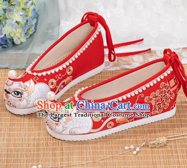 China Wedding Hanfu Embroidery Shoes Traditional Tang Dynasty Red Cloth Shoes Ancient Princess Pearls Shoes