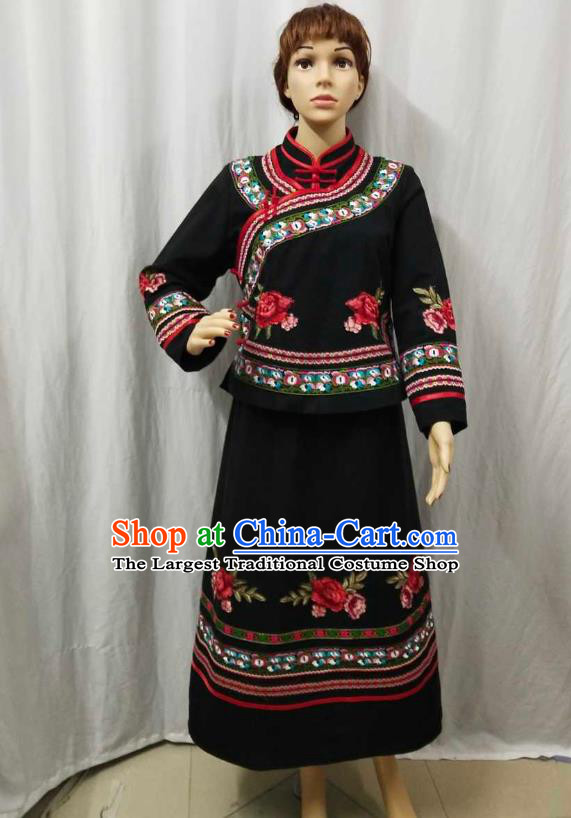 Chinese Bouyei Ethnic Wedding Garment Costumes Traditional Puyi Nationality Bride Embroidered Black Outfits Clothing