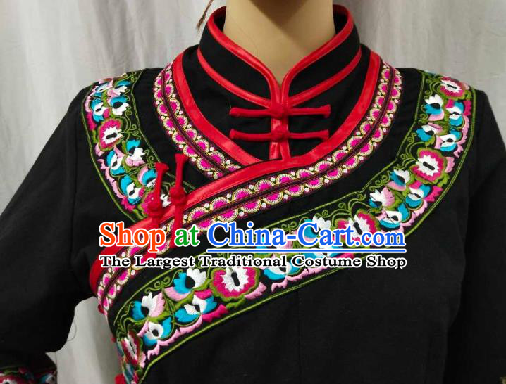 Chinese Bouyei Ethnic Wedding Garment Costumes Traditional Puyi Nationality Bride Embroidered Black Outfits Clothing