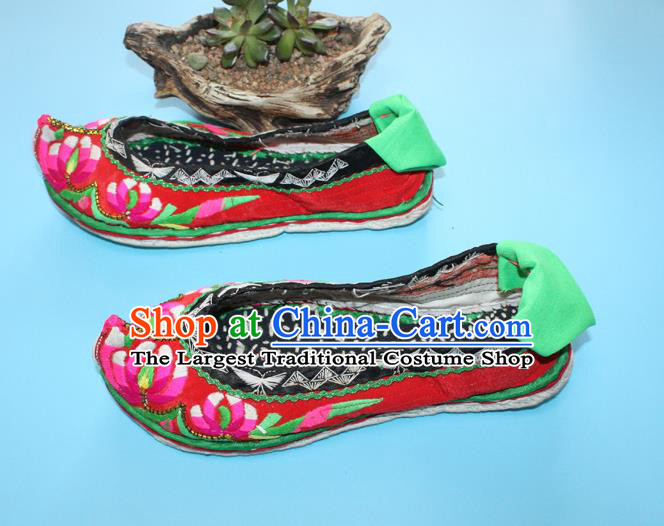 Chinese Yunnan Wedding Red Cloth Shoes Traditional Ethnic Embroidered Shoes Handmade Yi Nationality Female Shoes