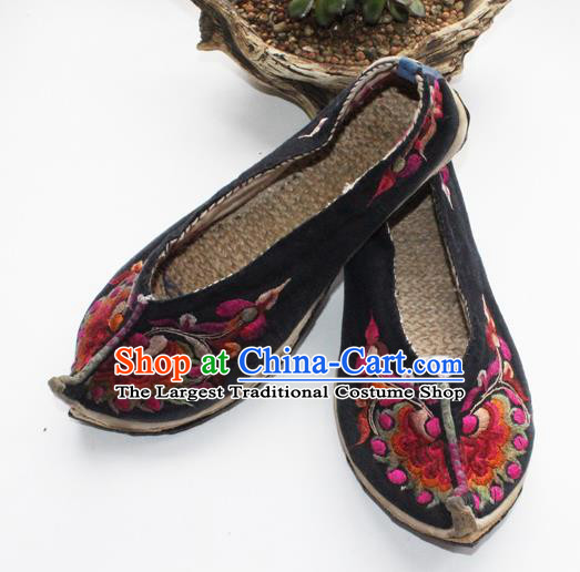 Chinese Traditional Embroidered Butterfly Shoes Yi Nationality Woman Shoes Handmade Yunnan Ethnic Black Cloth Shoes