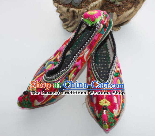 Chinese Handmade Ethnic Folk Dance Shoes Yi Nationality Embroidered Shoes Yunnan National Woman Shoes