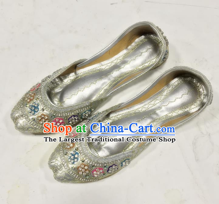 Handmade Asian Embroidered Shoes Indian Female Argent Leather Shoes India Wedding Bride Shoes Folk Dance Shoes