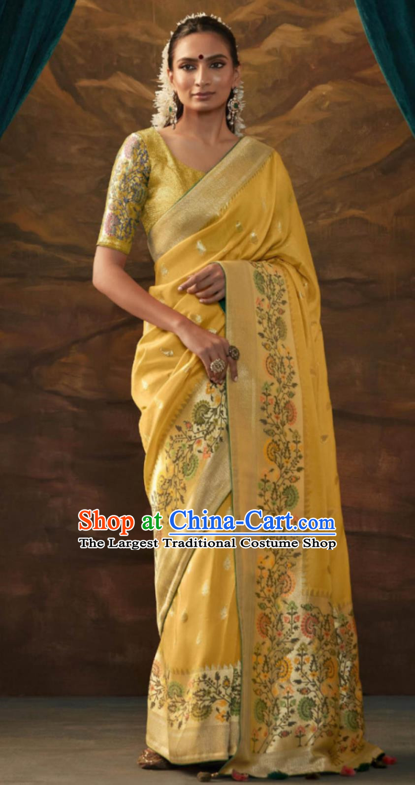 India National Clothing Traditional Festival Noble Lady Yellow Sari Dress Indian Brahmans Woman Costume