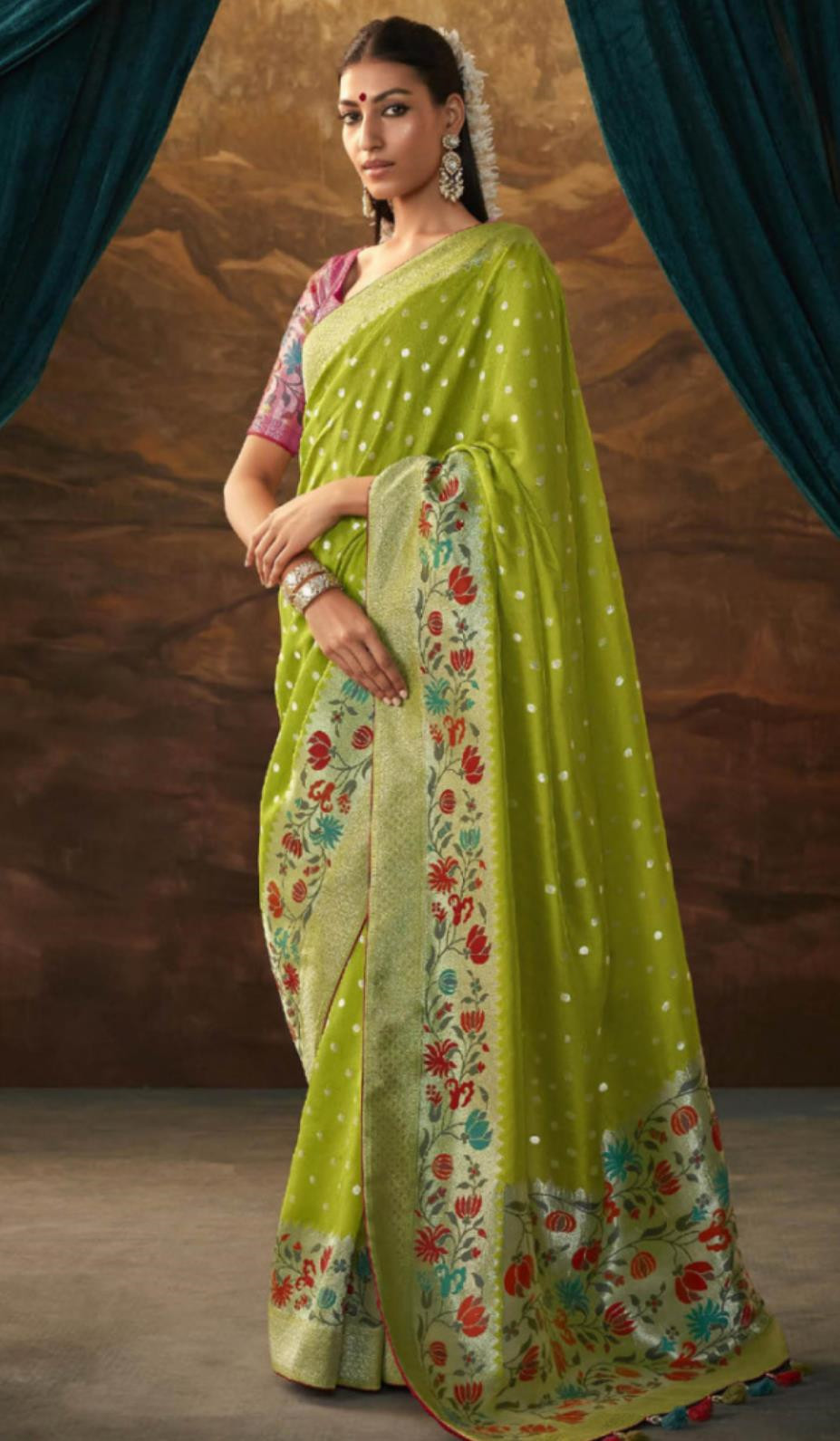 India Woman Festive Dress National Green Sari Indian Traditional Clothing