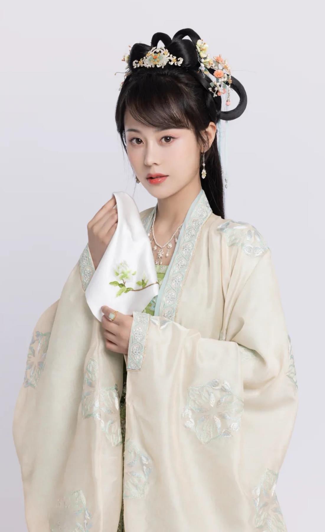 Ancient China Noble Lady Clothing Chinese TV Drama Story of Kunning Princess Xue Shu Light Green Dresses