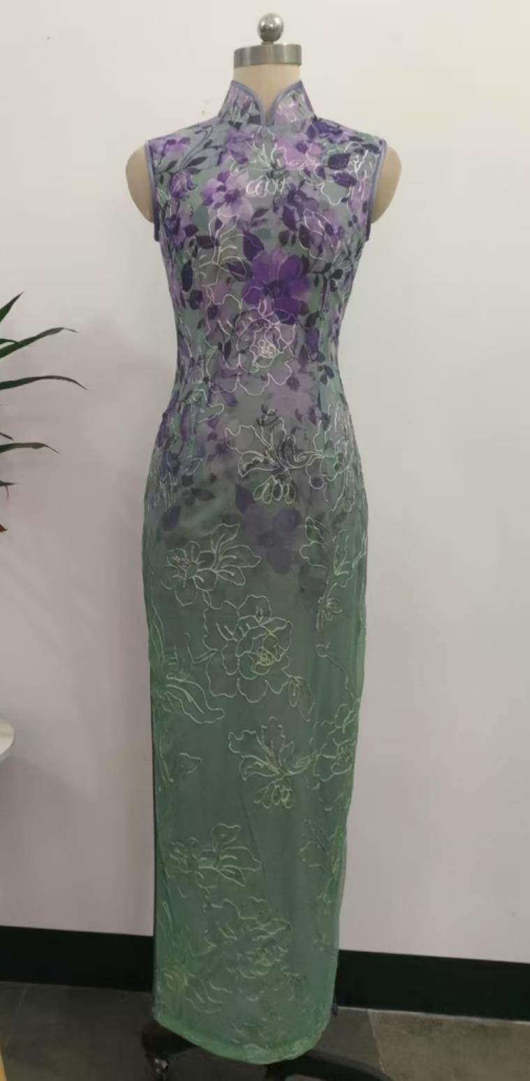 Custom Hong Kong Style 150 kg Slimming Fit Sleeveless Gradient Qipao Dress