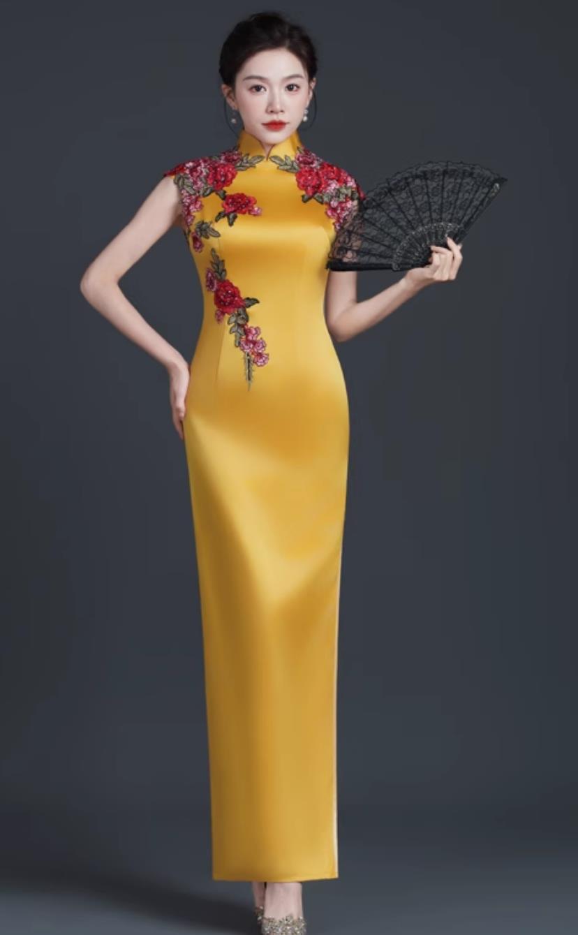 Yellow Chinese Style Banquet Evening Gown Stage Performance Slim Long Embroidered Qipao