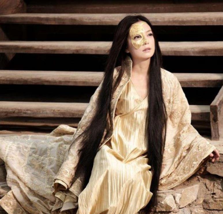 Custom Painted Skin Movie Costume Princess Jing Same Style Golden Lace Clothing Ancient Chinese Elegant Sexy Dress