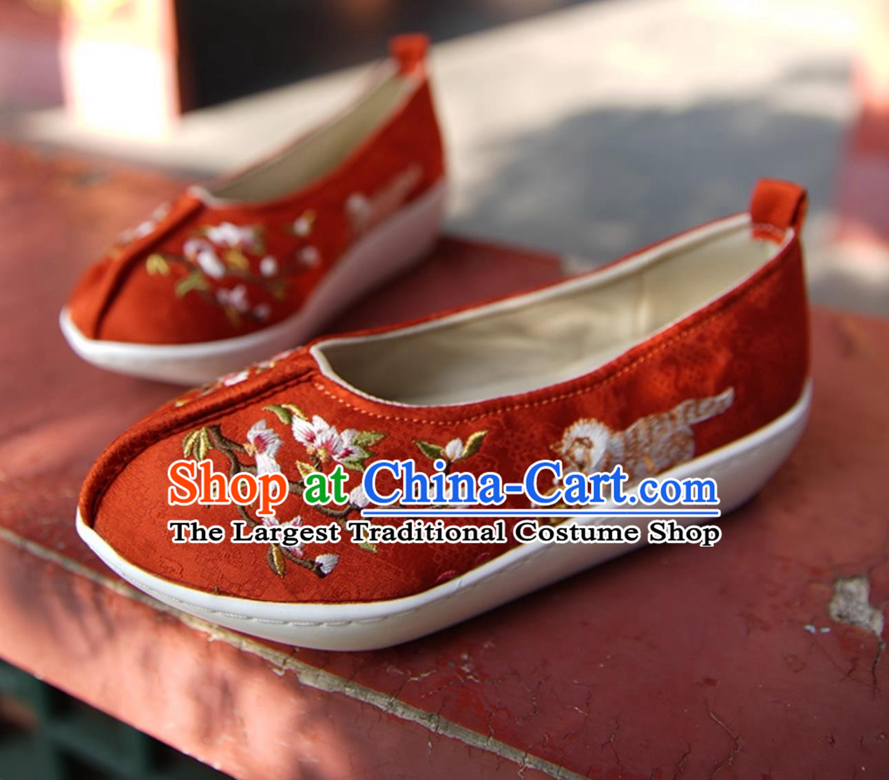 Ming Dynasty Dengyun Shoes Women Hanfu Shoes Red Embroidered Chinese Shoes