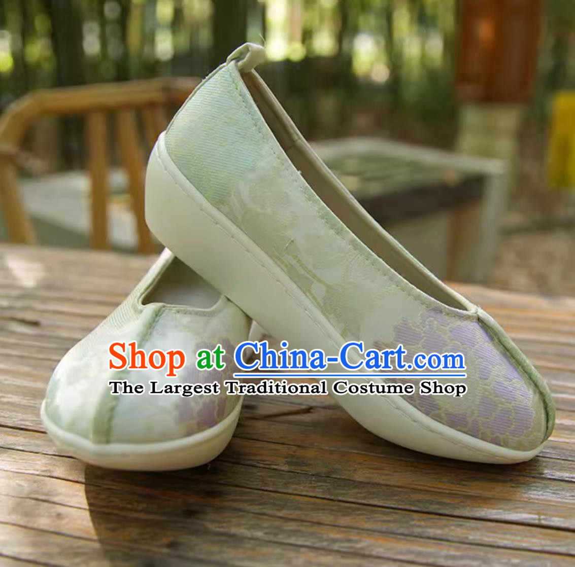 Ming Dynasty Dengyun Shoes Light Green Hanfu Shoes Floral Embroidered Chinese Shoes