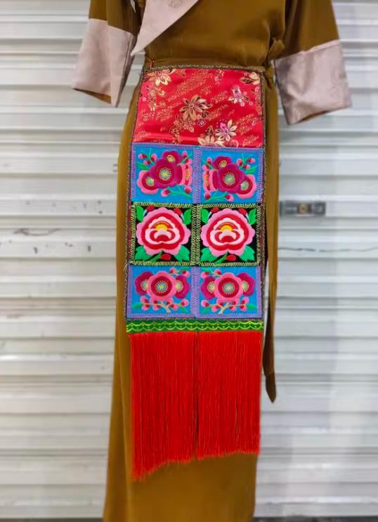 Tibetan Ladies Amdo Region Traditional Accessory Zang Ethnic Embroidery Belt